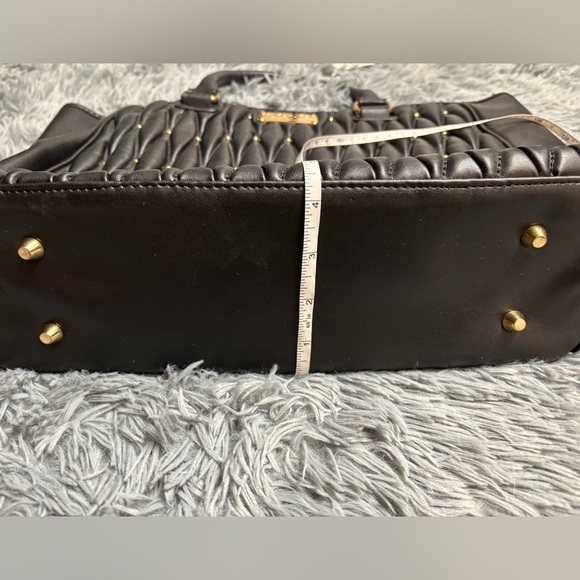 Bebe Shoulder Bag! - Picture 11 of 16